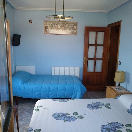 Casa Rural El Carrascal Valdefuentes de Sangusin Bagian luar foto