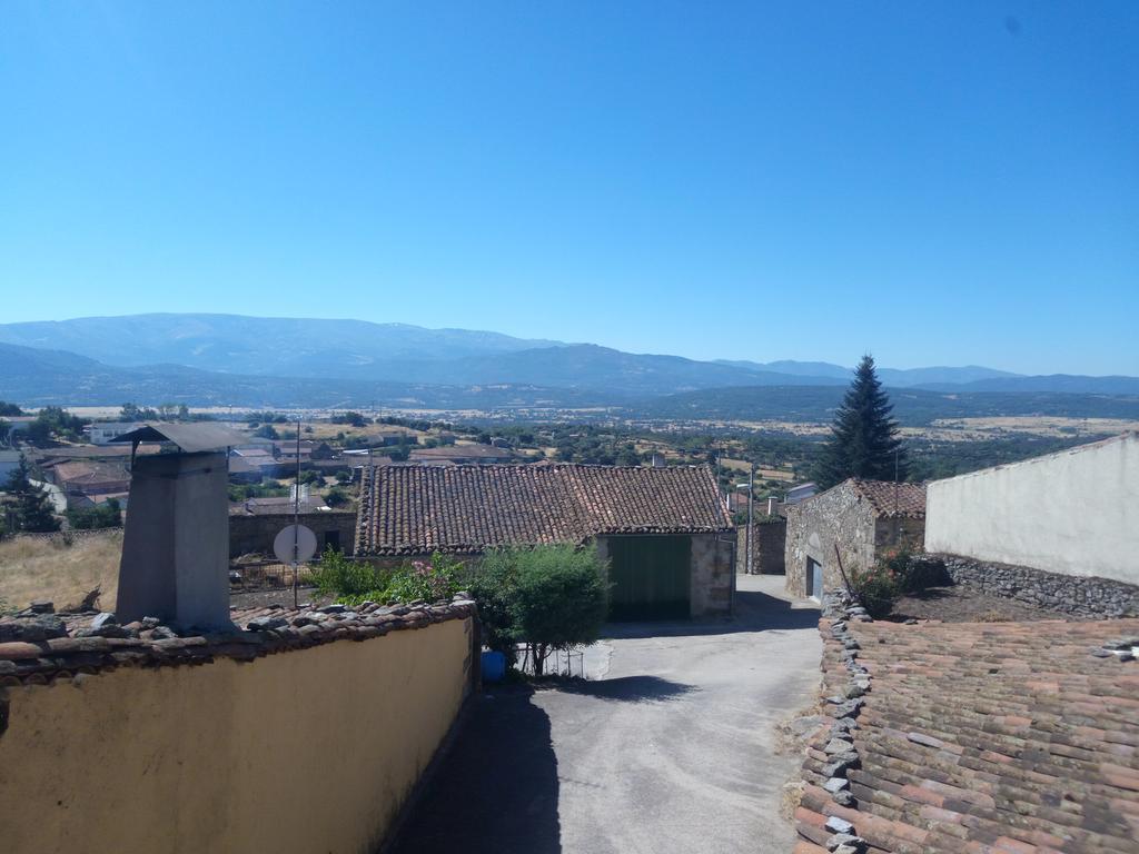 Casa Rural El Carrascal Valdefuentes de Sangusin Bagian luar foto