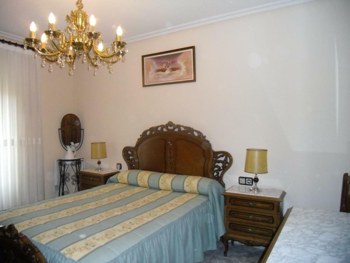 Casa Rural El Carrascal Valdefuentes de Sangusin Bagian luar foto